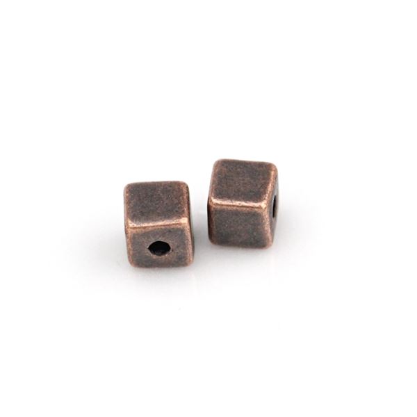 Korlky kovov STAROME 4 x 4 mm (otvor 1 mm)
